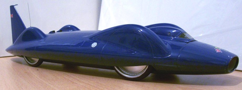 A very nice scale model of the Bluebird CN7