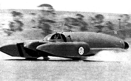 Bluebird K7 jetting across lake Dumbleyung in Australia, December 31 1964