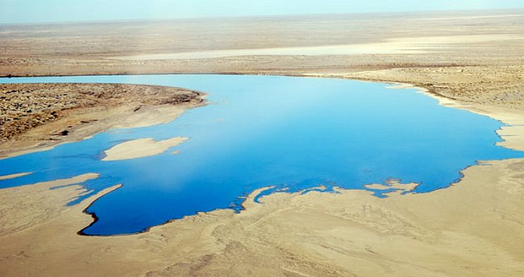 Озеро эйр находится в. Озеро Эйр Норт. Озеро Эйр в Австралии. Озеро Эйр Норд Австралии. Озеро (соленое) Эйр-Норт.