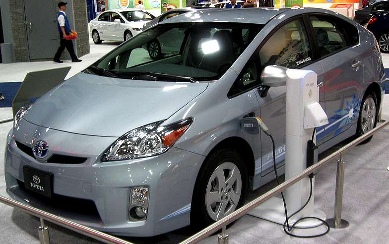 Toyota Prius, EV plug in charge electric car