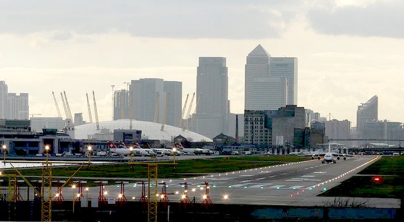 London city airport runway