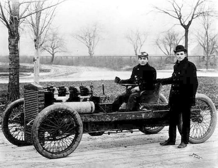 Barney Oldfield and Henry Ford in 1902