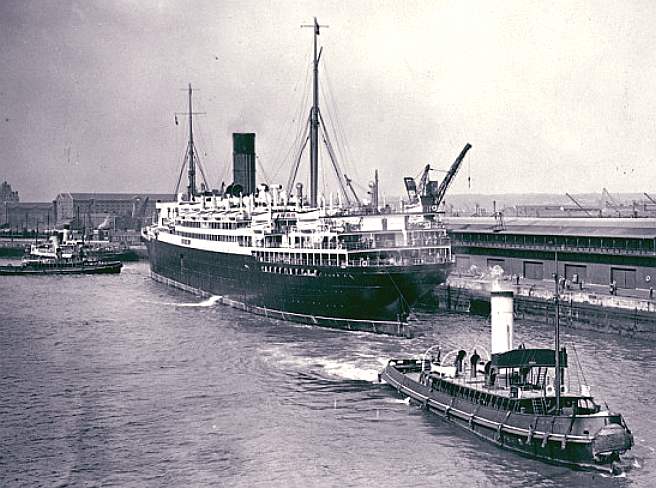 Cunard's liner Larconia at Southampton docks in 1922